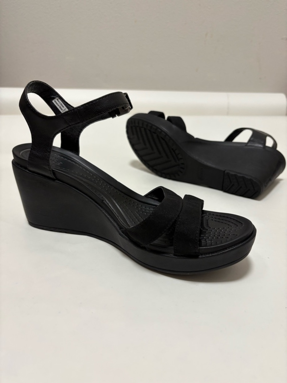 CROCS Black Wedge Sandals